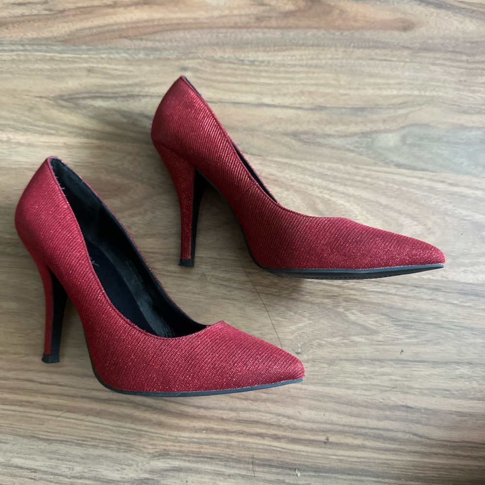 - Le Chateau | Heels - size 7.5